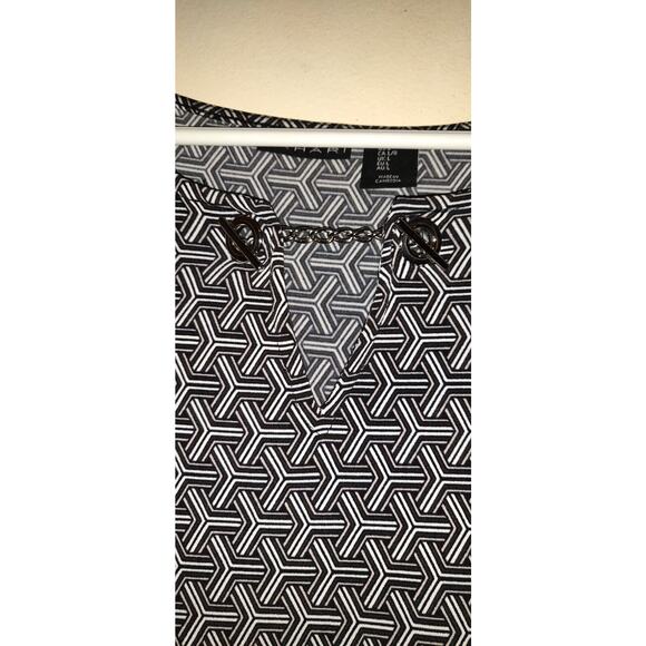Tahari Black & White Top Short Sleeve Women's SIZE L LARGE Silver- Tone Accents - Picture 4 of 10